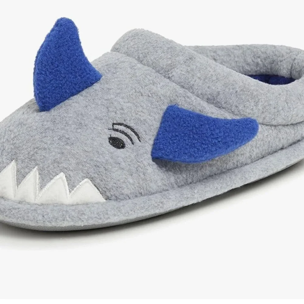 NWT Dearfoams Toddler & Kids' Cute washable Shark slippers big kid size 13/1